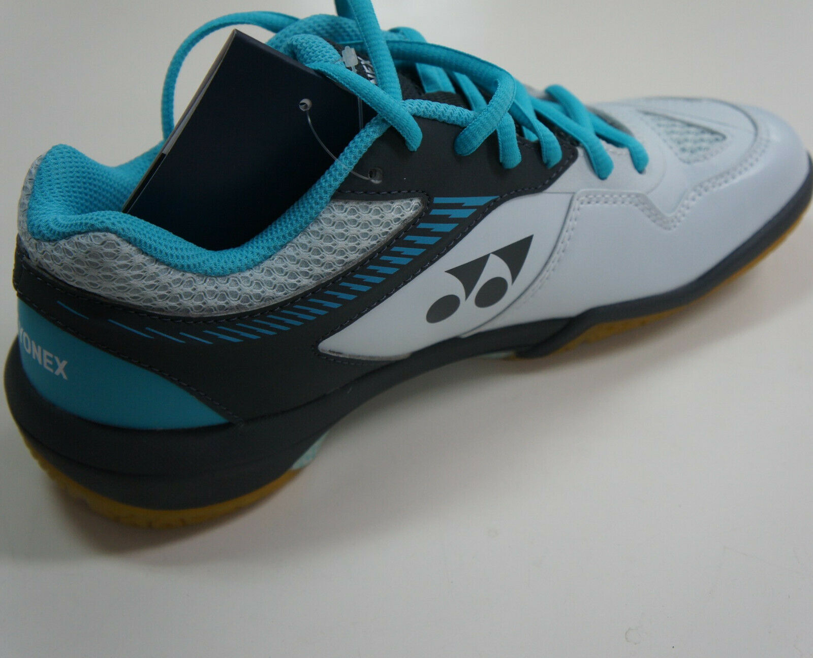 Yonex power cushion best sale 65z2